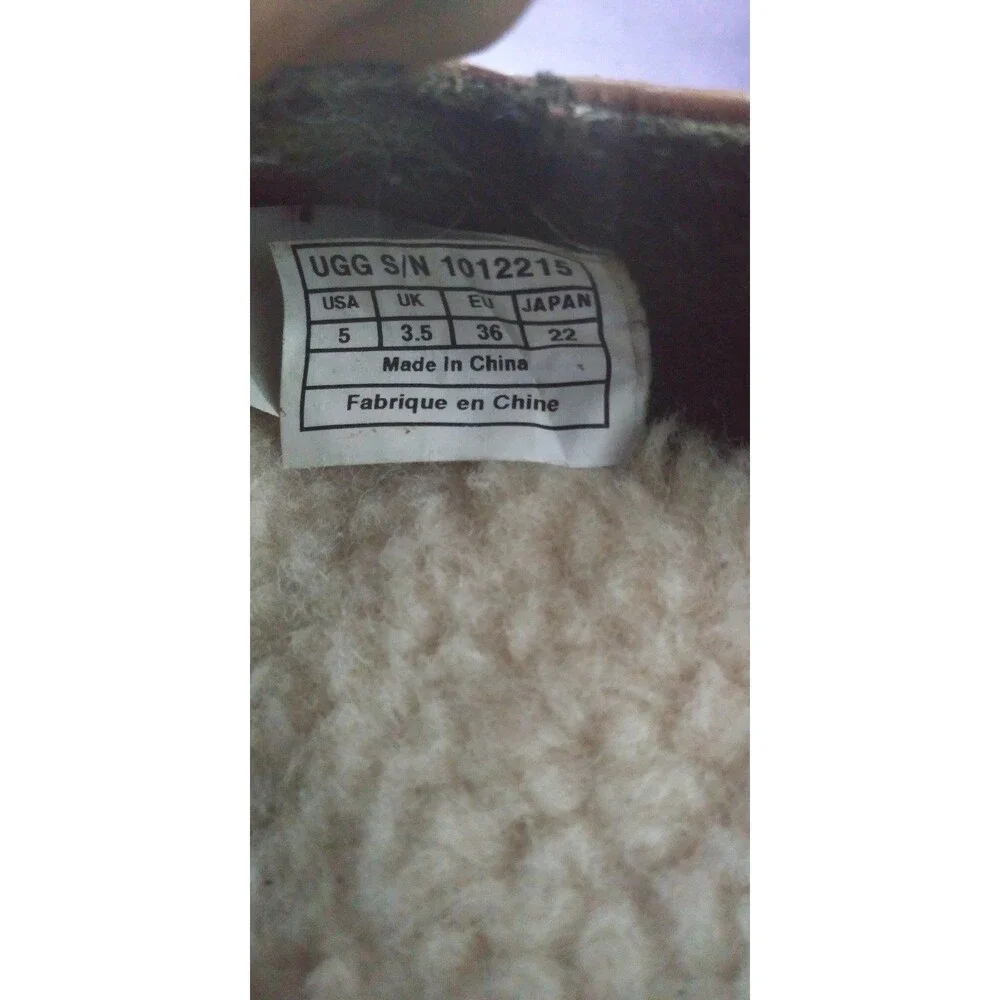 UGG rare moccasin